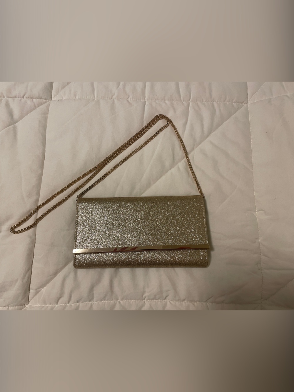 le chateau Gold Glitter Chain Clutch